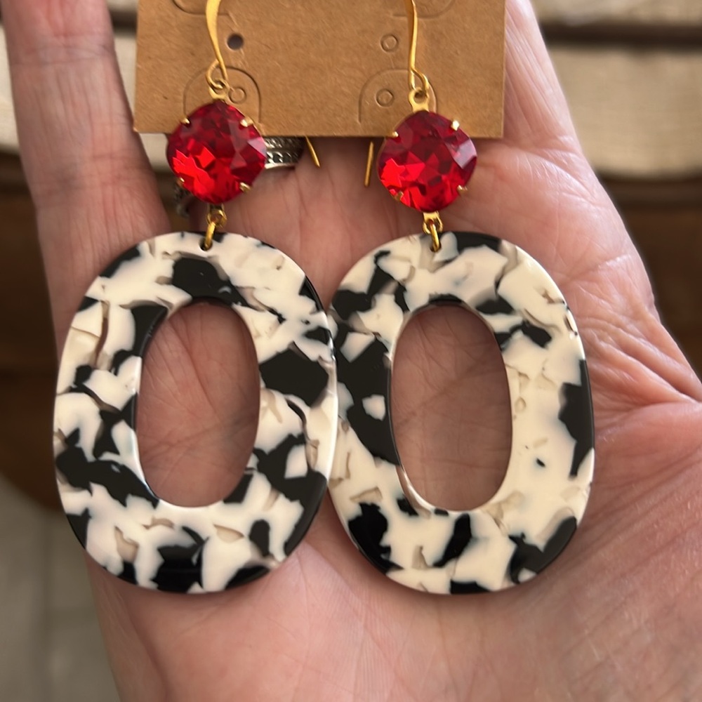 Elegant Black and White Earrings with Red Accents - Picture 1 of 2